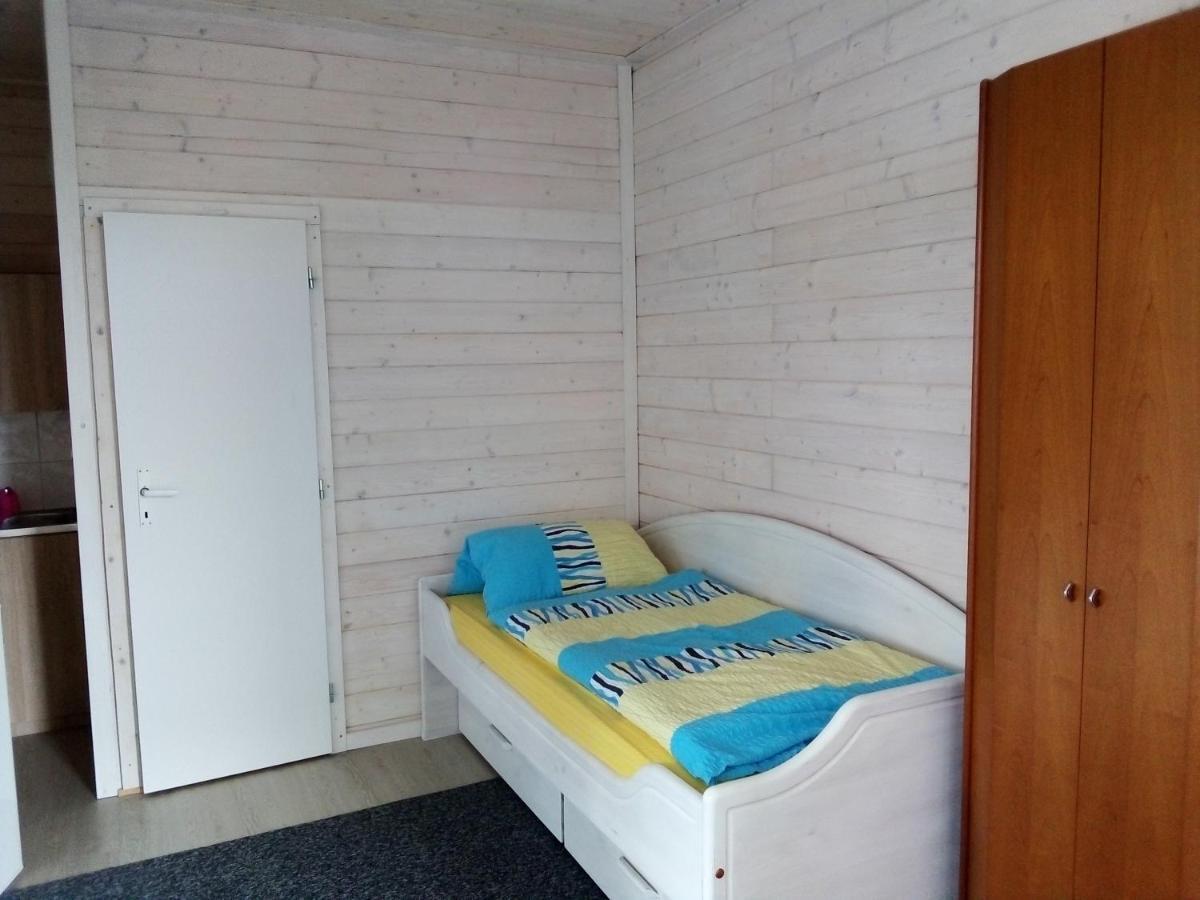 Апартаменты Rekreacni Chatka / Tiny House Франтишкови-Лазне Экстерьер фото